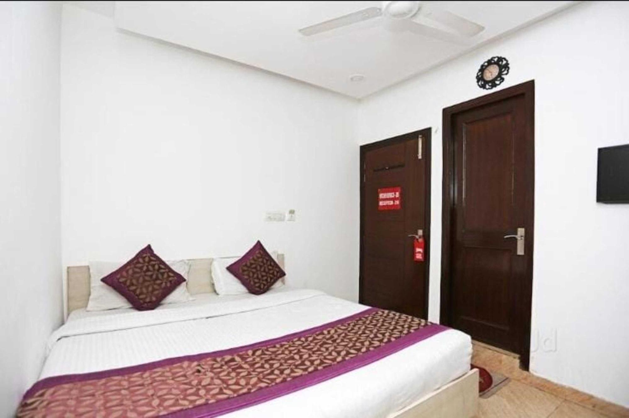 Hotel Bir - 5 Mins Away From Nizamuddin Dargah 3*